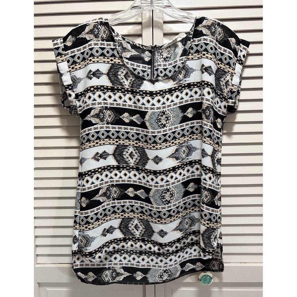 Hippie Rose Aztec Chiffon Zip Back‎ Blouse Size Small Short Sleeve Blk/Tan Boho